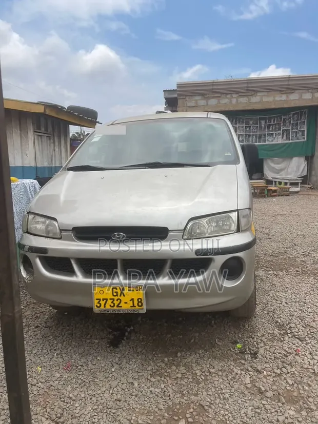 Hyundai H-100 2003 Silver - 1