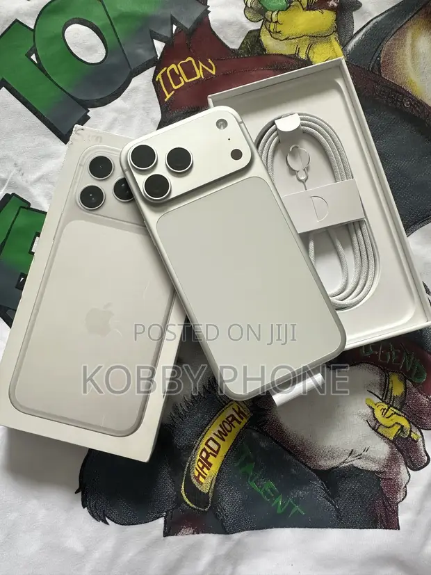New Apple iPhone 17 Pro Max 256GB Silver - 1