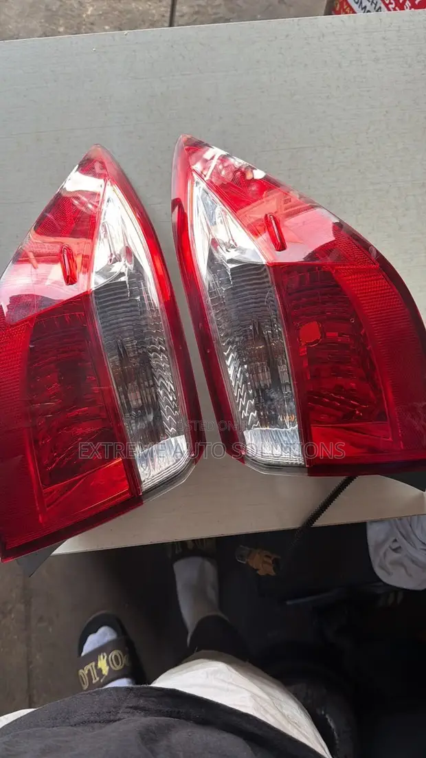 Toyota Corolla Tail Light Lamp (2014-2016) - 1