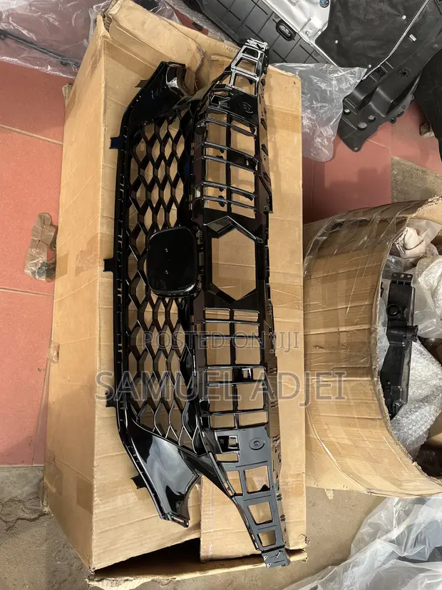 Honda Civic 2022 Front Grille - Brand New - 1