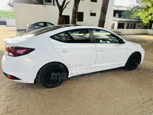 2020 Hyundai Elantra SE White