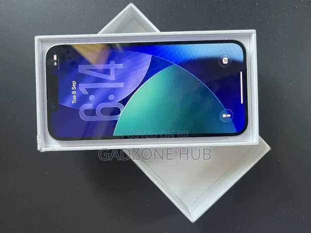 Apple iPhone 14 256GB White - 1