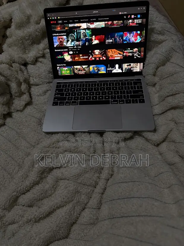 Apple MacBook Pro 2017 8GB Intel Core i5 512GB SSD - 1