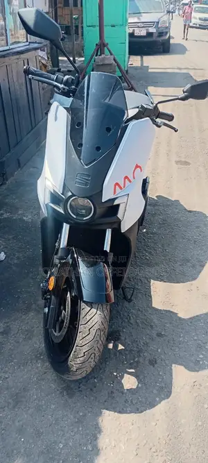 SEAT MÓ 125 Electric Scooter 2024 White
