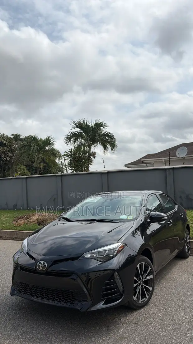 Toyota Corolla 2018 Black - 1