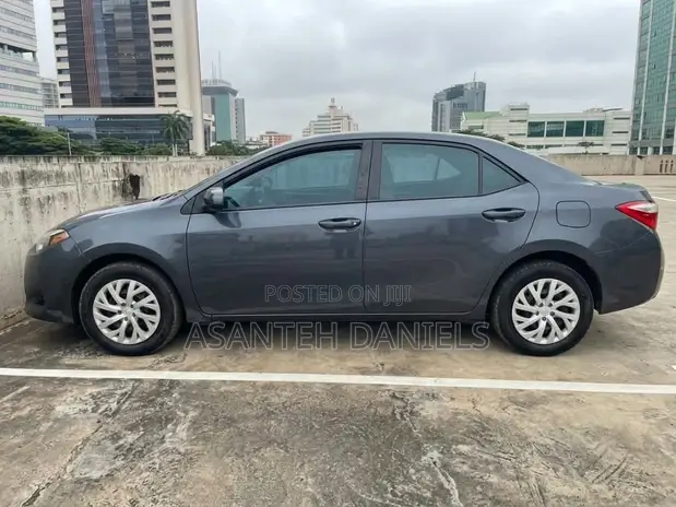 2017 Toyota Corolla LE Sedan - 1