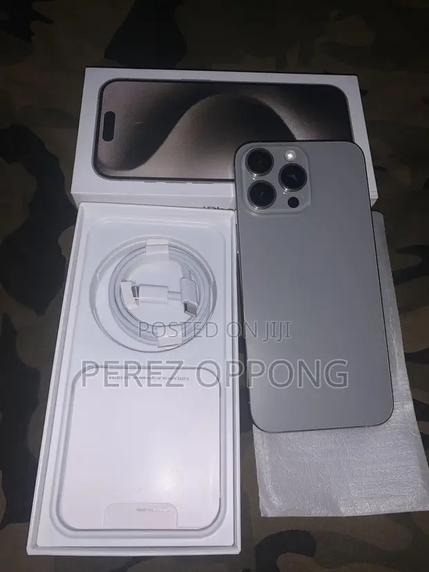 Apple iPhone 15 Pro Max 256GB Silver (UK Used) - 1