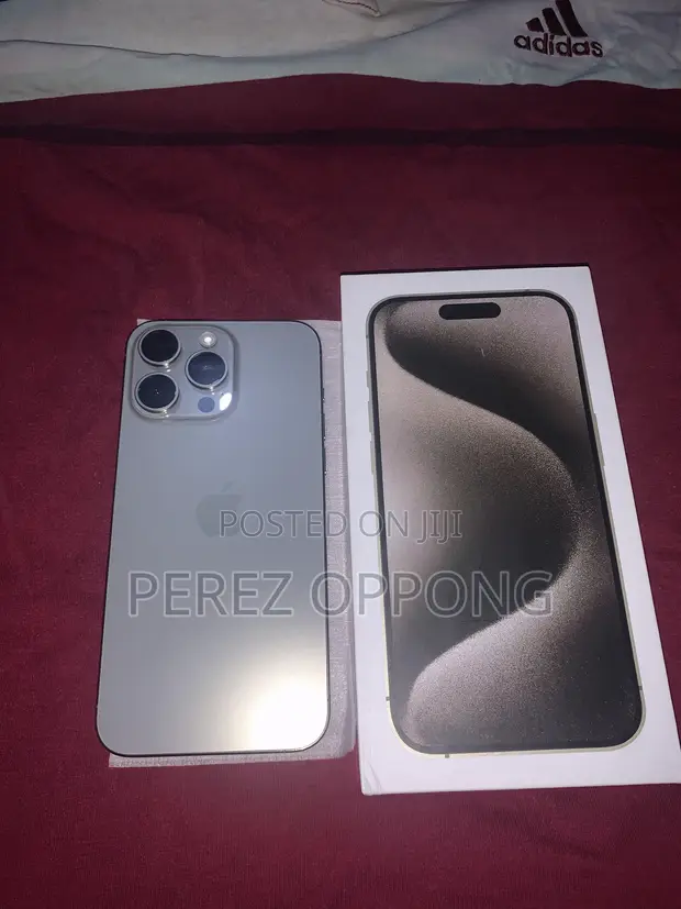 Apple iPhone 15 Pro Max 512GB Silver - 1