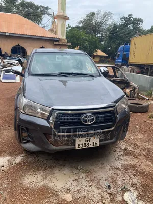 Toyota Hilux 2015 Black