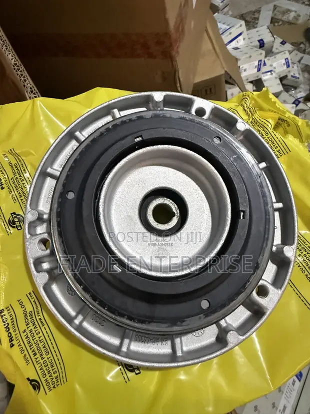 Front Upper Strut Mount for BMW X3 F25 X4 F26 - 1