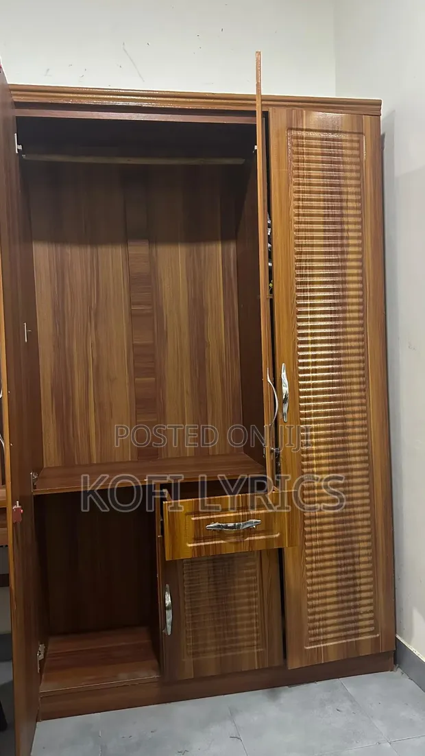 Wood-Mode Living Room Furniture Set - 1