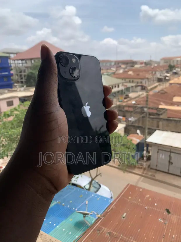 Apple iPhone 13 128GB Black - 1