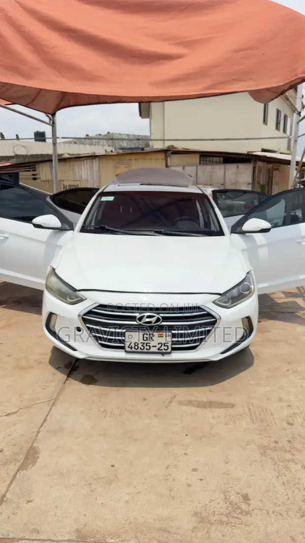Hyundai Elantra 2017 White - 1