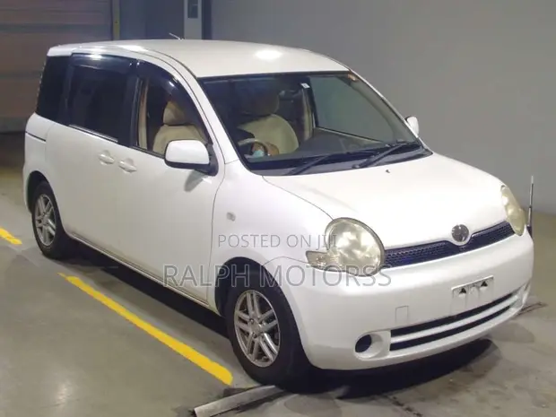 Toyota Sienta 2005 Headlights - 1