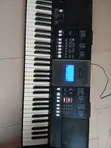 Yamaha PSR-E423 Electronic Keyboard - 1