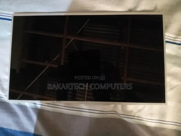 17.3 Inches LED Laptop Screen (Used) - 1