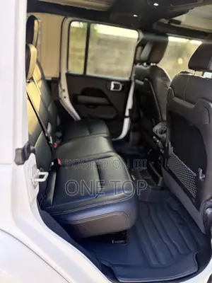 2024 Jeep Wrangler Sahara 4x4