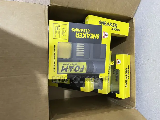 Sneaker Cleaning Kit & Quick Wet Wipes - 1
