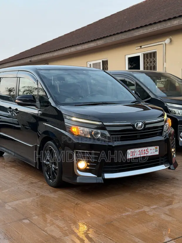 Toyota Voxy 2015 Black Sports Edition - 1