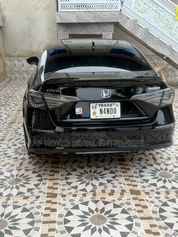 Honda Civic Touring CVT 2023 Black - 1