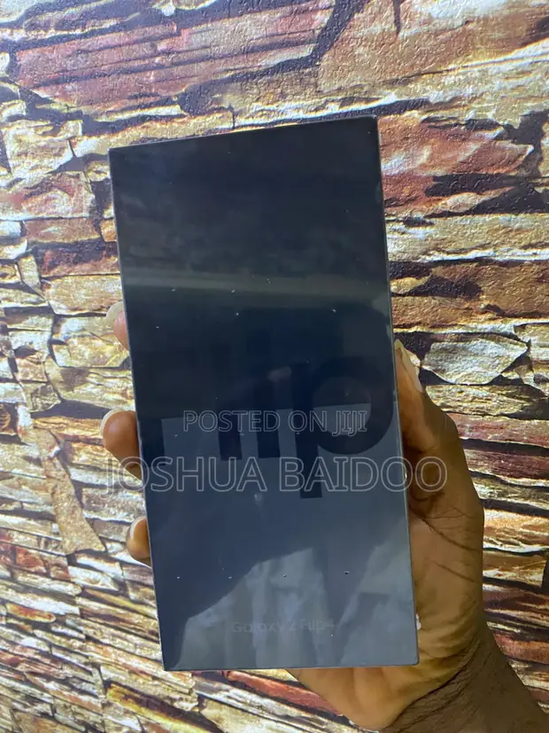 New Samsung Galaxy Z Flip4 256GB Blue - 1