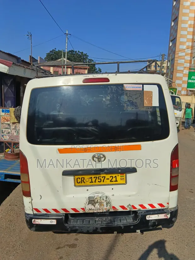 Toyota HiAce 2008 White - 1