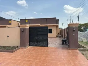 2 Bedroom House for Rent in Community 20, Accra