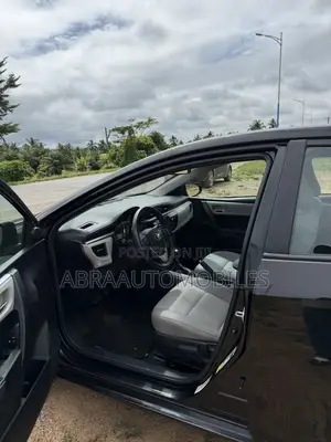 2017 Toyota Corolla LE Sedan