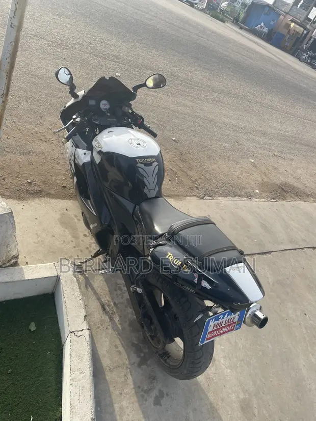 Triumph Bike 2001 Black - 1