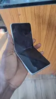 Samsung Galaxy Z Flip 3 256GB Gold (UK Used) - 1