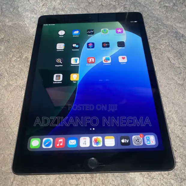 Apple iPad 10.2 (2021) 64GB Gray - 1