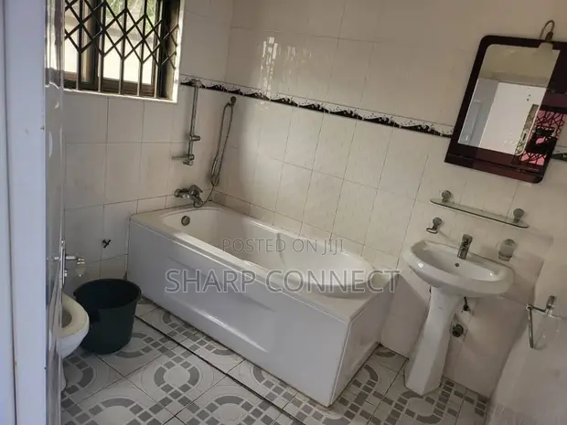 4 Bedroom House for Rent in Galilea - 1
