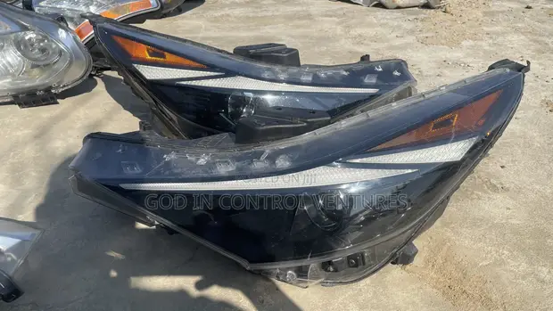 Hyundai Elantra 2022 Headlight - 1