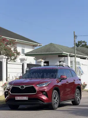 2020 Toyota Highlander XLE AWD Red