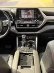 2020 Toyota Highlander XLE AWD Red - 3