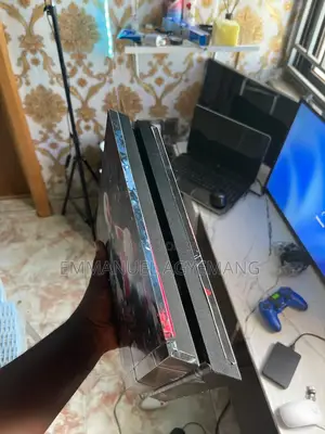 PS4 Standard Console