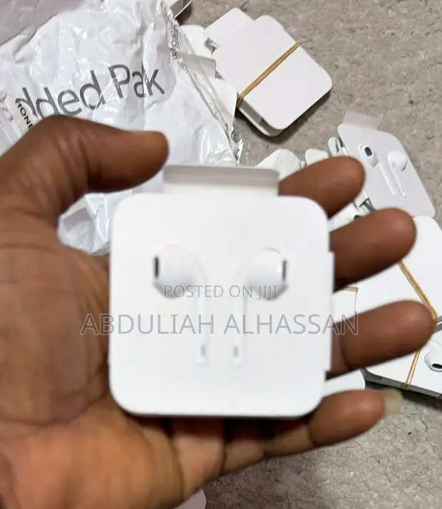 Genuine Apple EarPods USB-C - 1