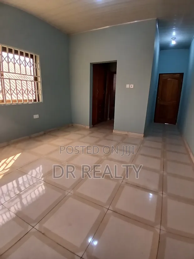 3 Bedroom Apartment for Rent in Community 25, Tema - 1