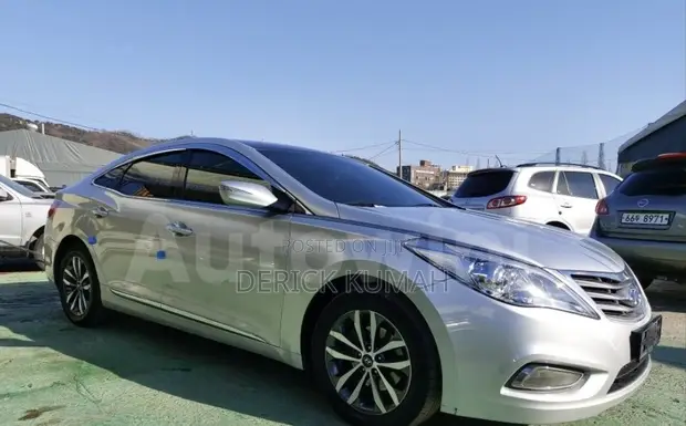 Hyundai Grandeur 2.2 CRDi 2012 Silver - 1