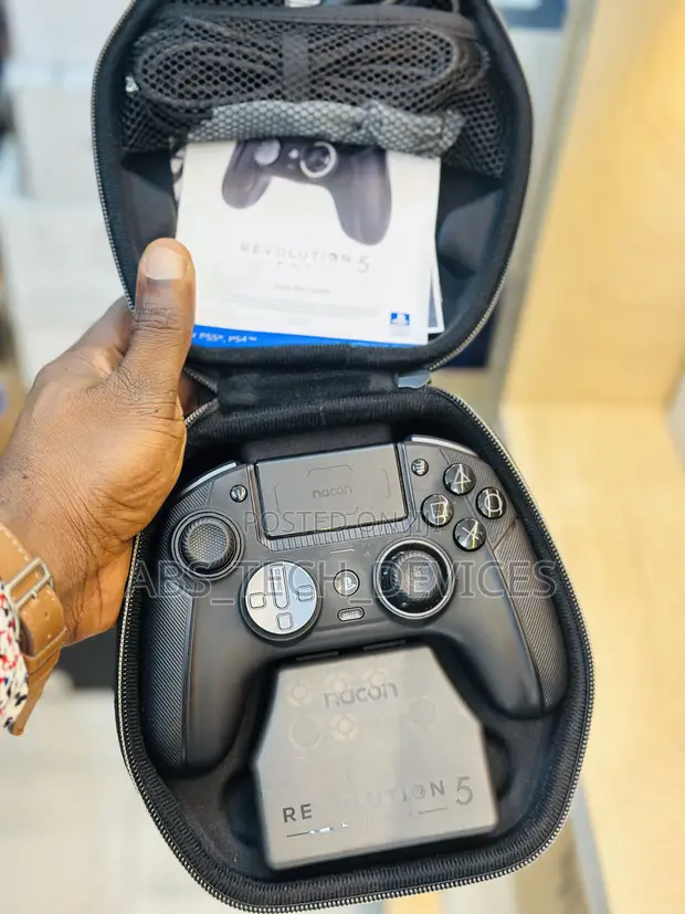 NACON Revolution 5 Pro Controller - 1