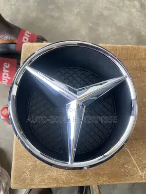 Mercedes-Benz GLC-Class Front Bumper Crown