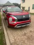 2022 Mitsubishi Outlander SE Red - 4
