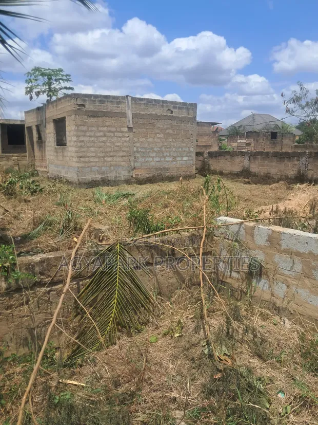 Uncompleted Chamber and Hall Plot for Sale - 1