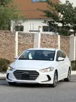 2017 Hyundai Elantra SE Sedan FWD (2.0L 4cyl) - 2