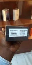 New Samsung Galaxy S10e 128GB Black - 3