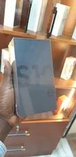 New Samsung Galaxy S10e 128GB Black - 5