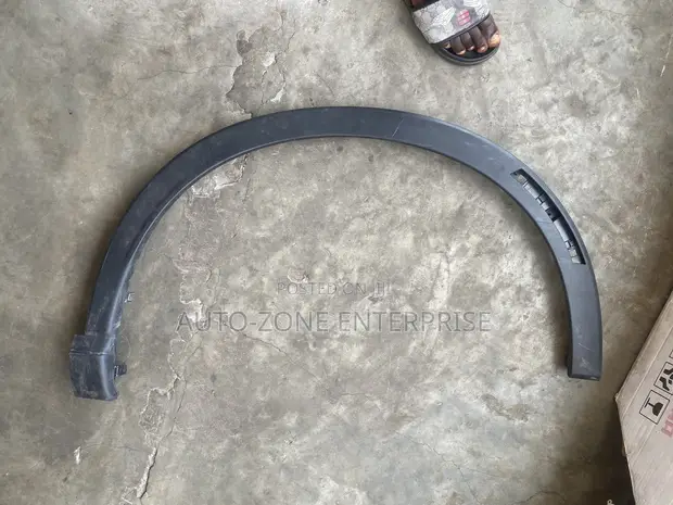 Honda CR-V Fender Moulding (2023-2026) - 1