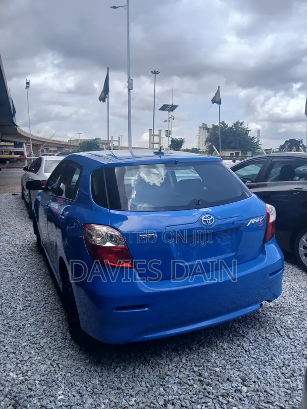 Toyota Matrix 2010 Blue - 1