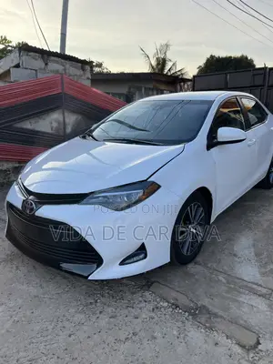 2017 Toyota Corolla SE Sedan (1.8L CVT)