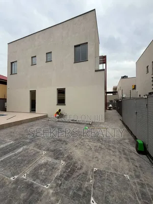 4-Bedroom House with Staff Quarters for Rent in East Legon